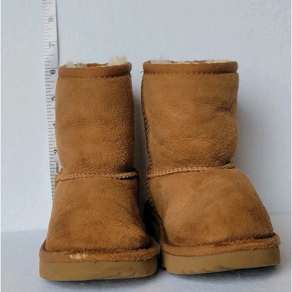 UGG Classic II Toddler Boots Size 8 Chestnut Sheepskin Winter Boots Kids - Picture 11 of 13